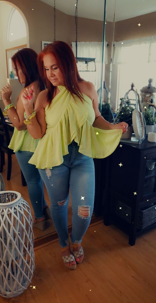 TOP YANINA