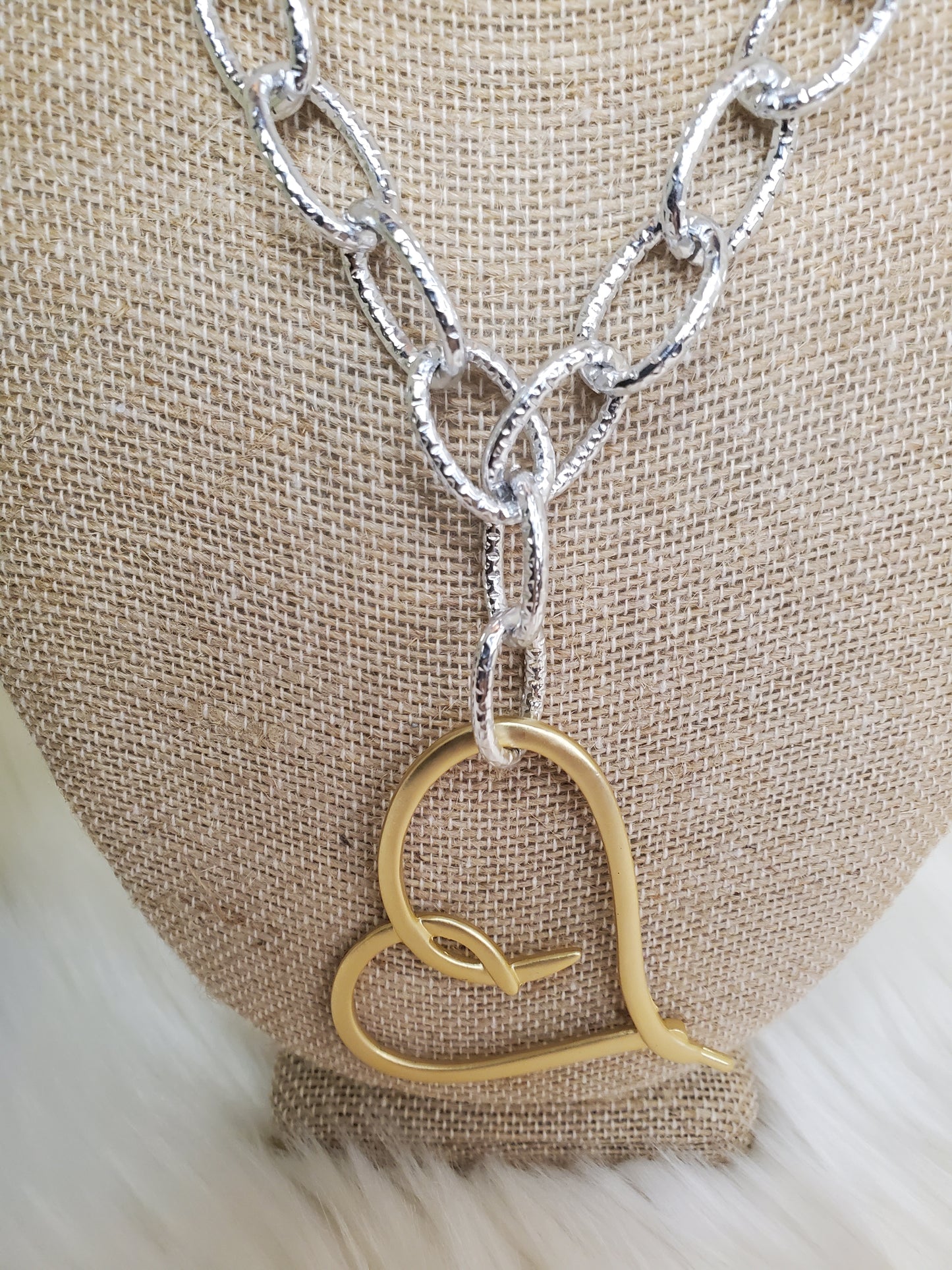 VALENTINE NECKLACE VERA